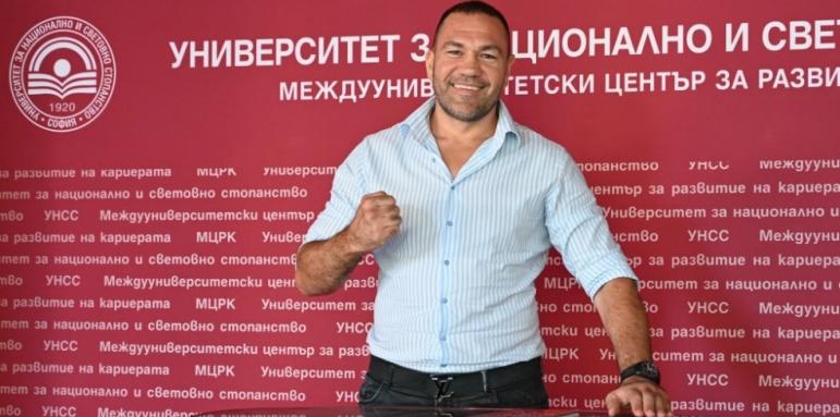 Кобрата безпощаден: 50 камшика за депутат по дънки